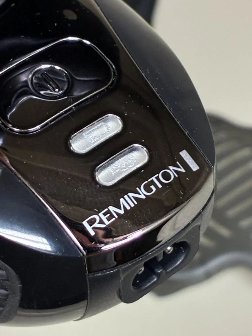 Remington Balder Pro XR7000 Wet/Dry Electric Head Shaver Shower Shaver Works